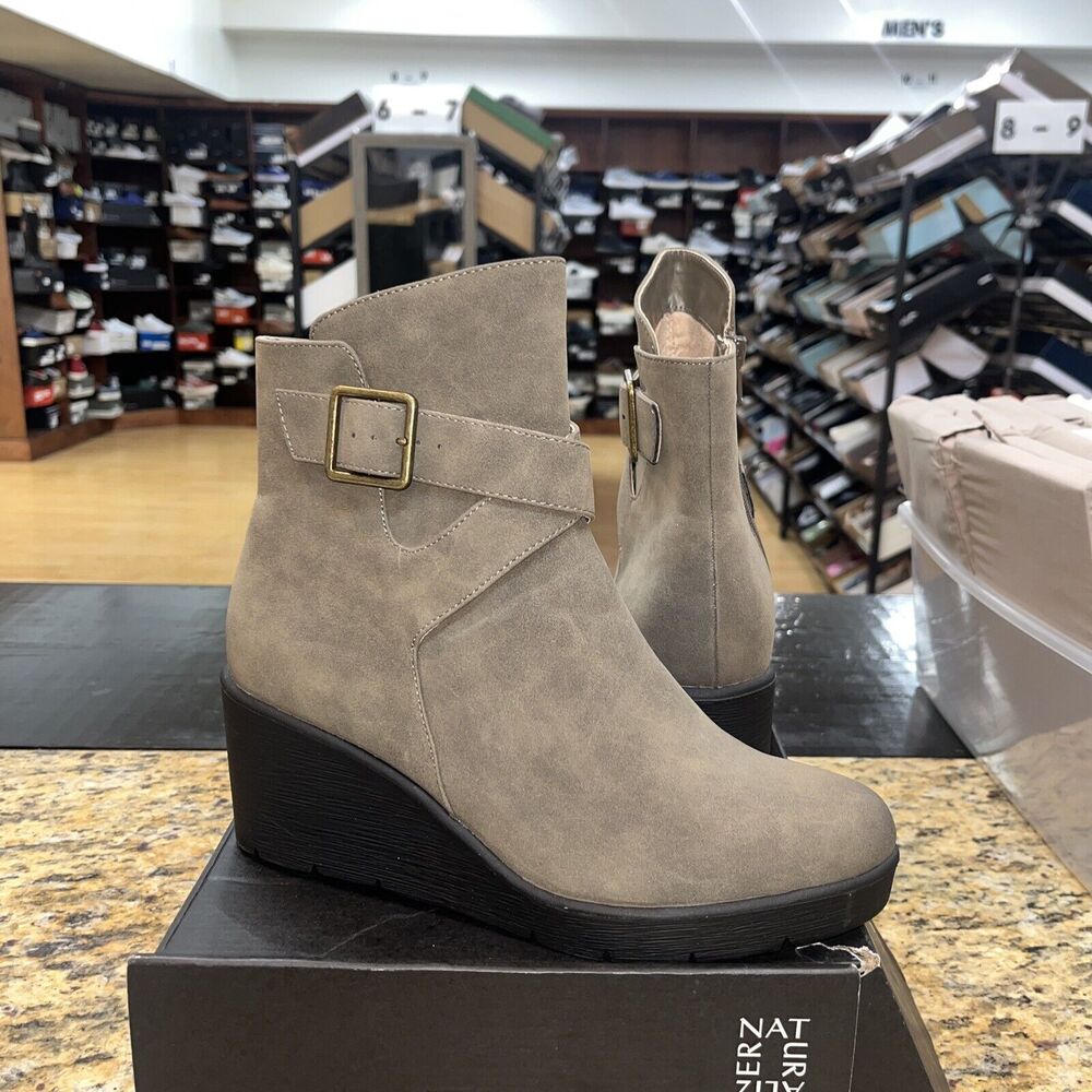 SOUL NATURALIZER Women's Green Archer Round Toe Wedge Zip-Up Booties Size 8.5W